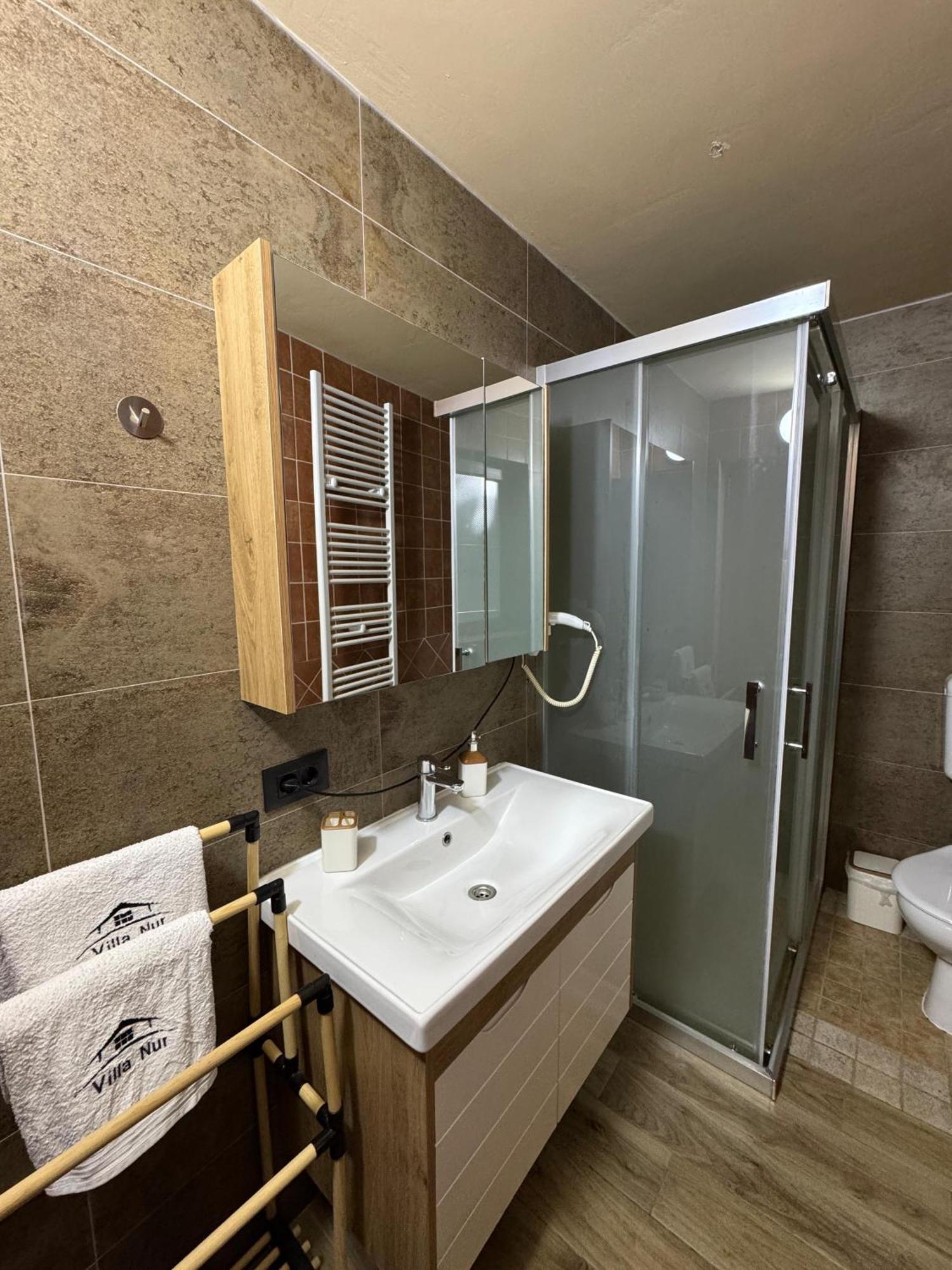 Villa Nur - Lake View Apartaments Mavrovi Anovi Ngoại thất bức ảnh